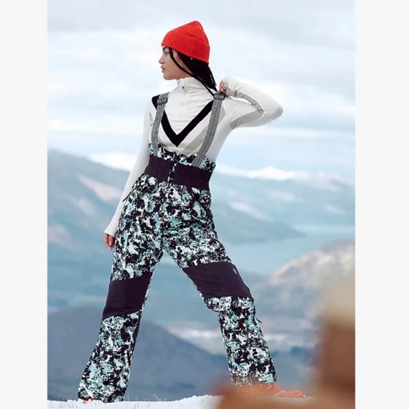 Free people all prepped ski bibs - Picture 2 of 2